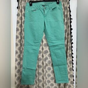 Women’s AEO American Eagle mint green colored denim Size 10 reg EUC
